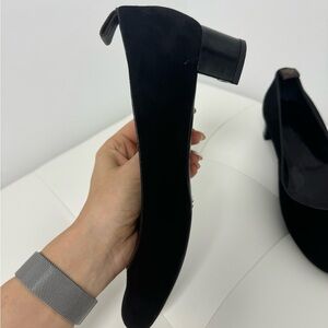 Louis Vuitton Black Suede Round Toe Pumps Size 39